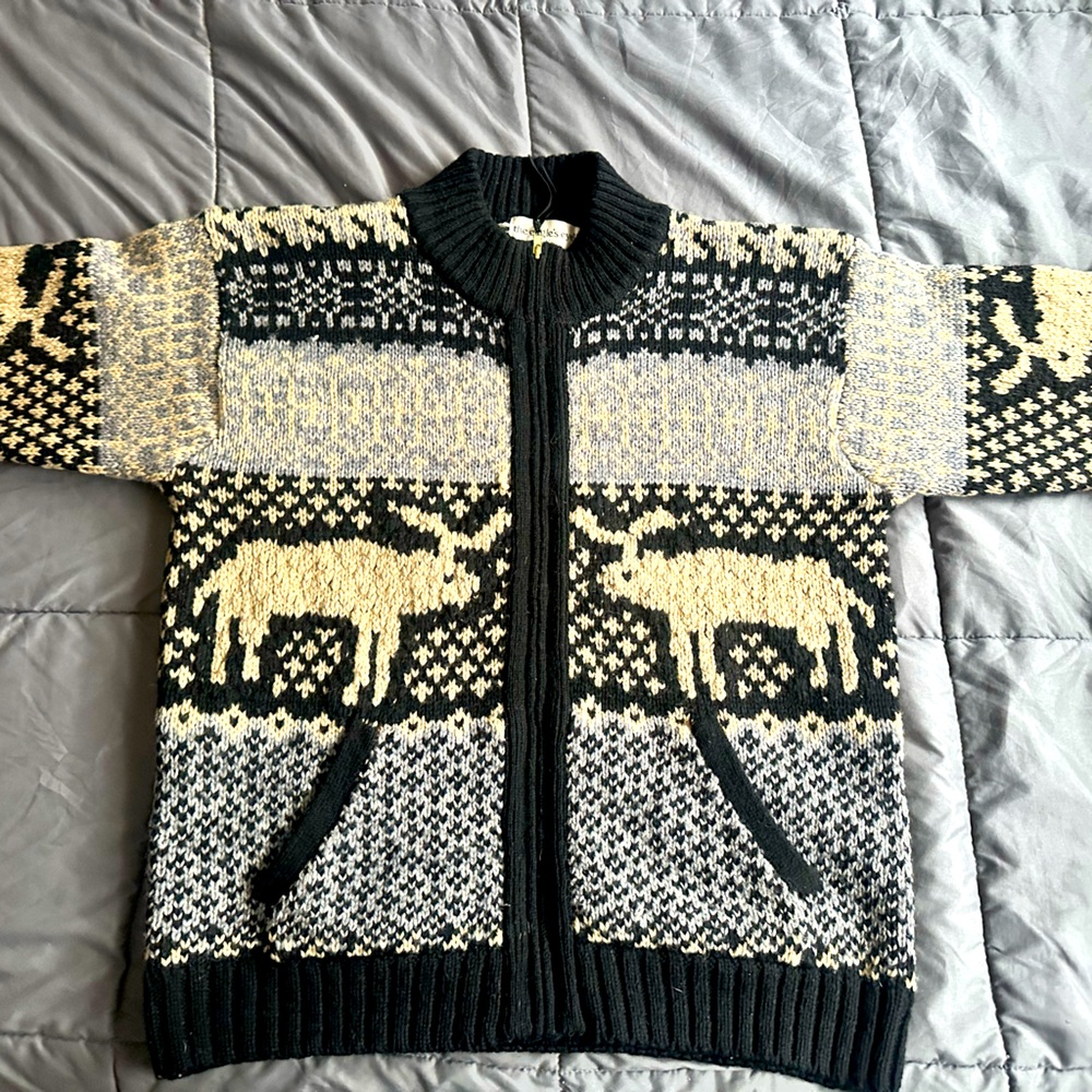 The Eagle's Eye Sport Vintage Papaw Sweater Large